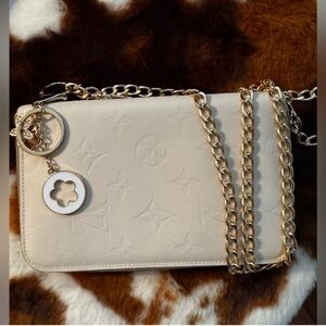 Louis Vuitton Vernis Zippy Compact Wallet